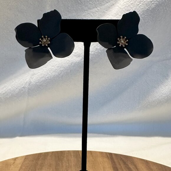 Anthropologie 'Garden Party' Earrings in Black with Gold Accent - Picture 4 of 6